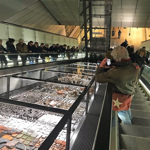 De opgravingen van het project Below the surface op station Rokin in Amsterdam De opgravingen van het project Below the surface op station Rokin in Amsterdam