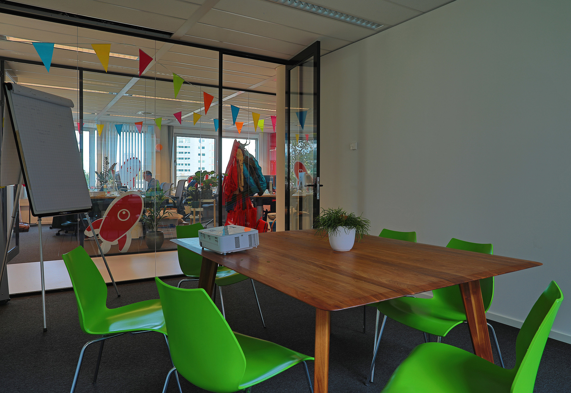 Vergaderruimte Q42 Hub Den Haag Vergaderruimte Q42 Hub Den Haag